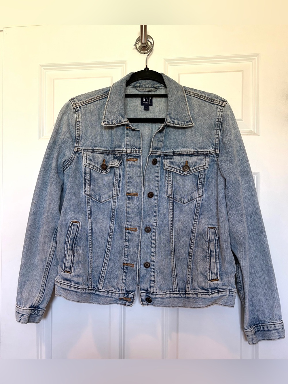 GAP Light Wash Denim Jacket in Pale Blue